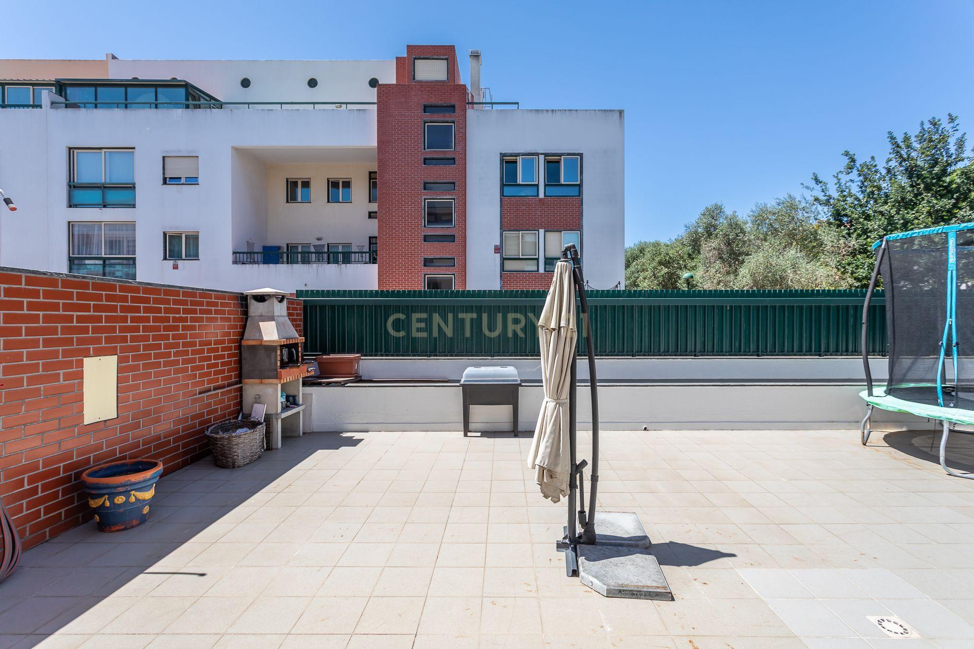 Fotografia 3 de T2 com fantástico Terraço em Nova Queijas