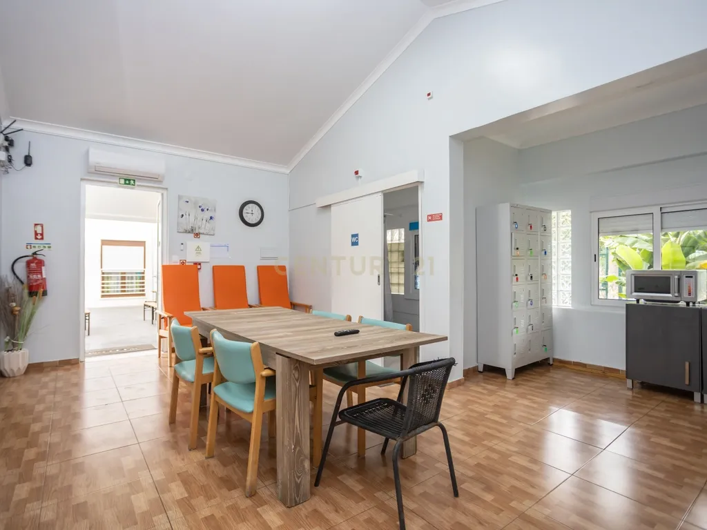 Fantástica Moradia Versátil com Piscina e Jardim, junto a serra da Arrábida – Setúbal - Image 32