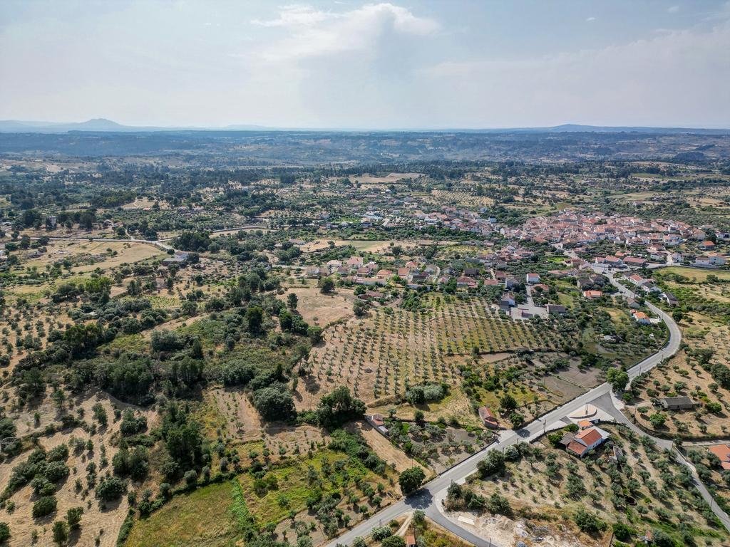 OPORTUNIDADE 360º – Moradia T3 + Posto de Combustível GALP + Terrenos (36 000 m²) - Image 12