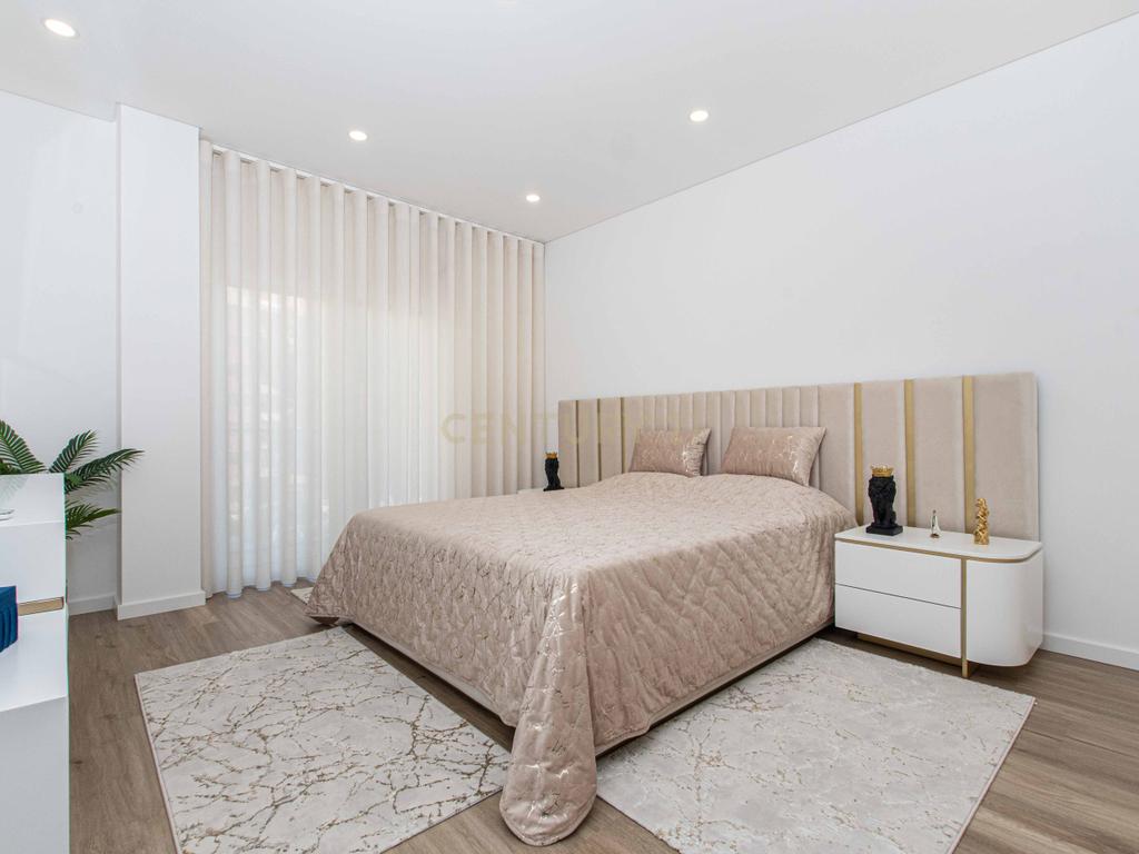 Apartamento Collection | T3 Premium Semi-Novo, Totalmente Mobilado, com Terraço Exclusivo e Box para 3 Viaturas - Image 25
