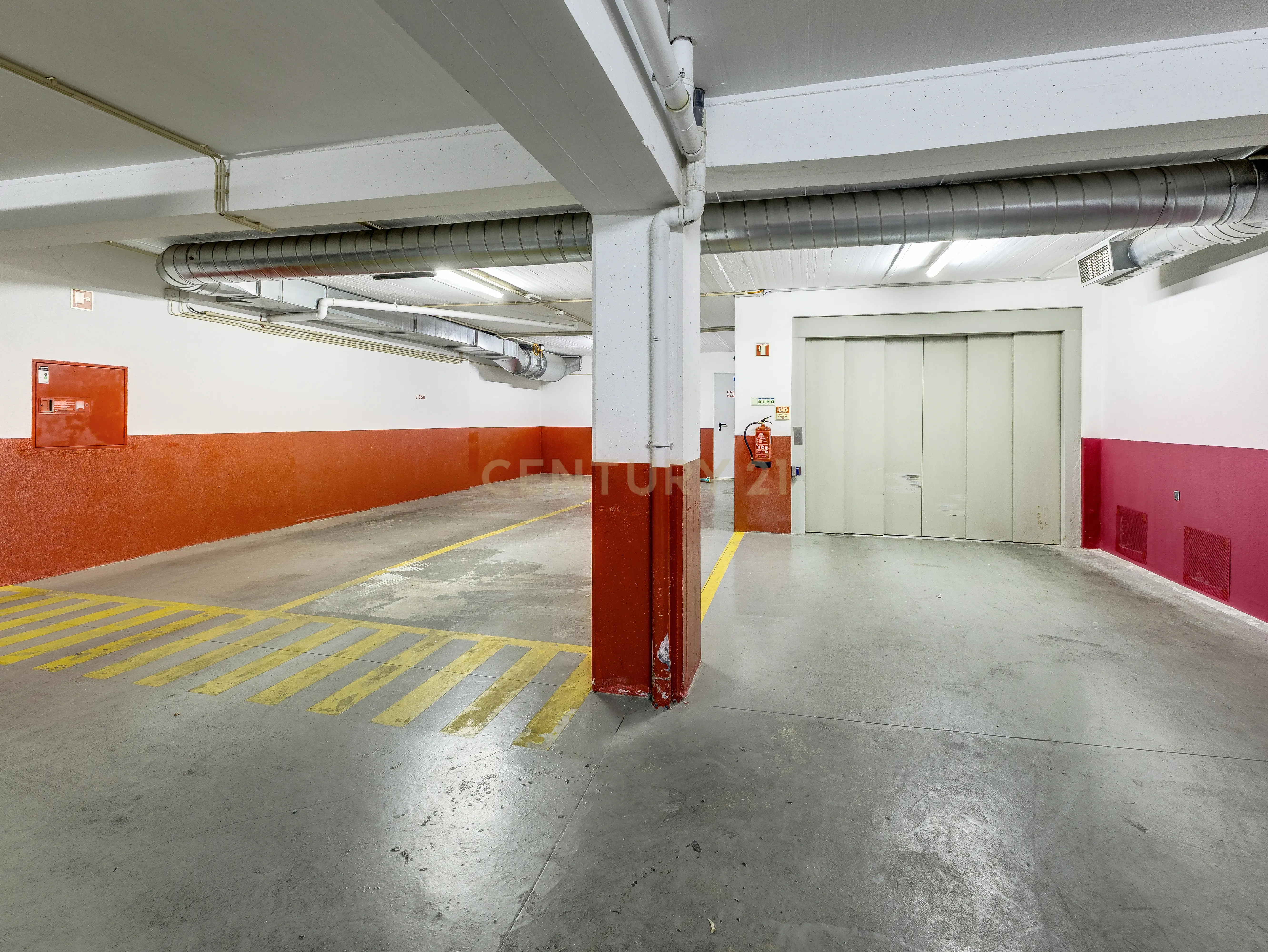T3 com garagem para 2 carros - Image 24