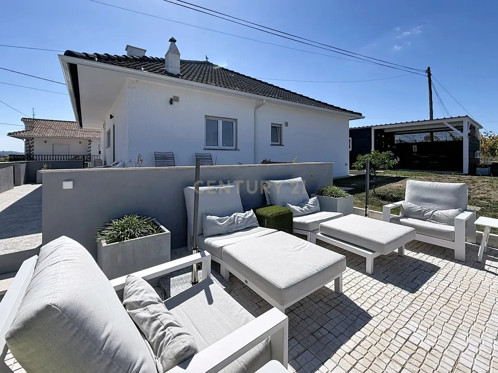 Moradia isolada com amplo terreno de 1.350 m², junto a Alcobaça - Image 95