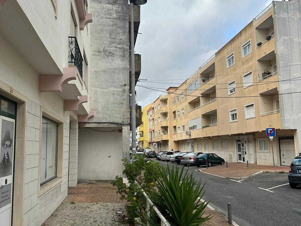 Apartamento T3 com terraço e garagem fechada para Arrendamento – Encosta do Sol - Image 28