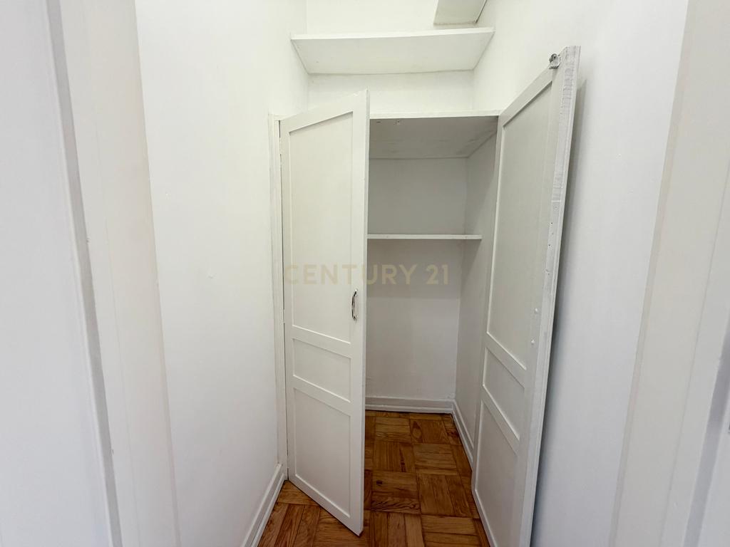 T3+1 Totalmente Remodelado para Arrendamento em Alvalade - Image 23