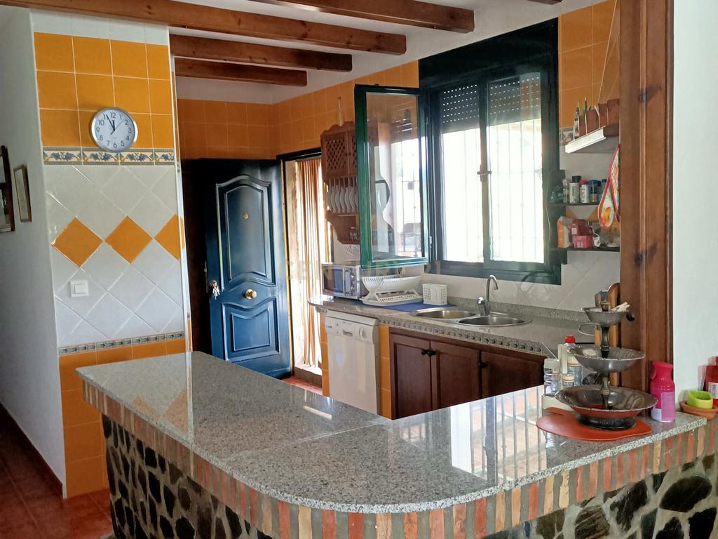Propriedade rústica com vista para piscina e zona húmida – pronta a habitar - Image 13