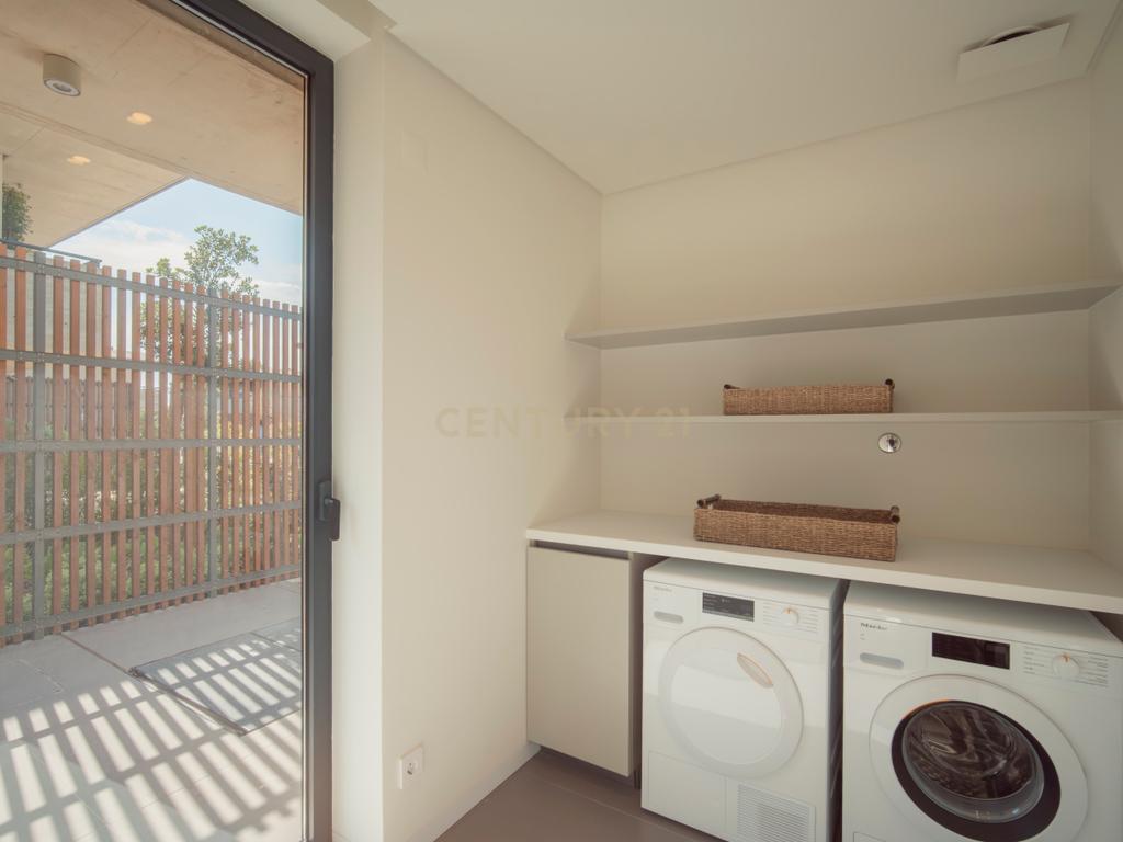 Moradia T4 com Terreno de 1.030m2 em Condomínio Fechado  - Image 12