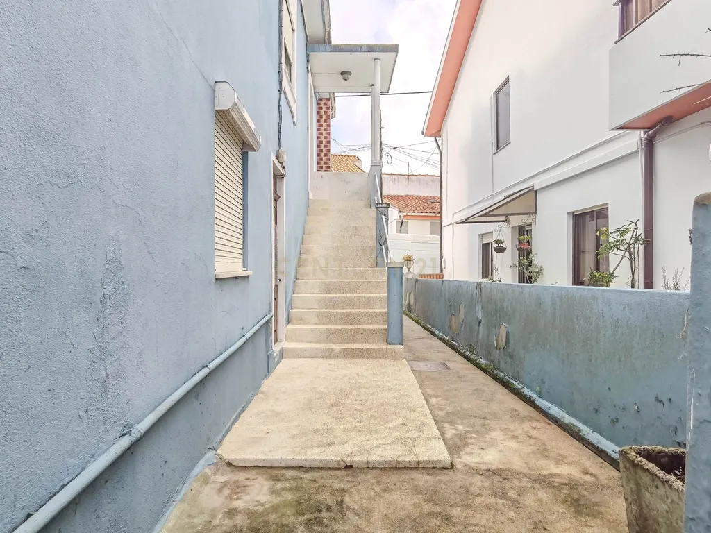 Moradia bifamiliar T2 + T1 em Valbom - Gondomar - Image 8