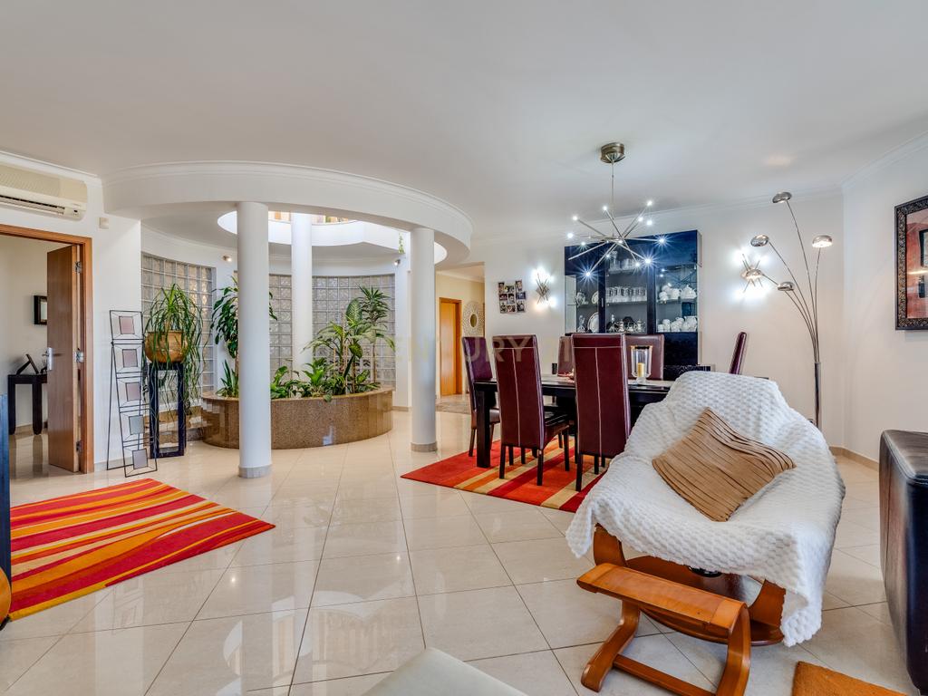 Moradia em Ferragudo com Vista para o Rio - Image 9