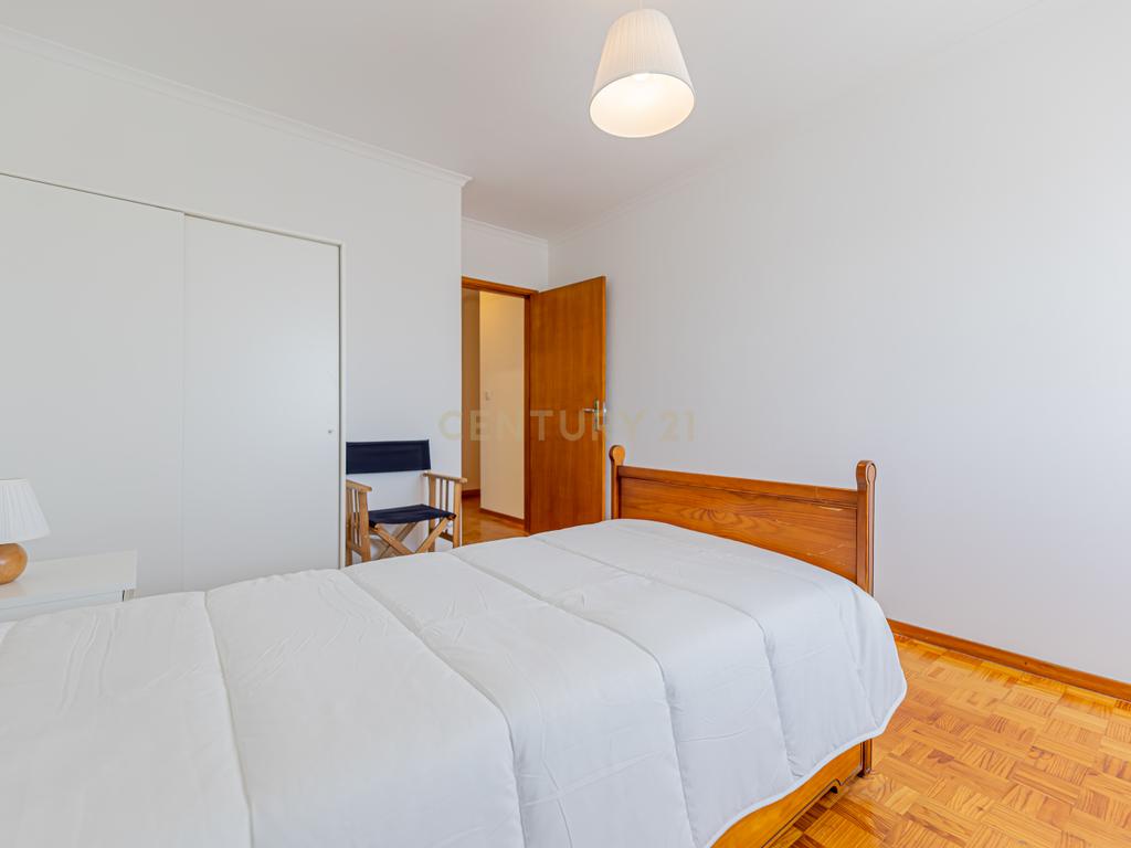 Apartamento T2 Remodelado Monte da Caparica - Image 20