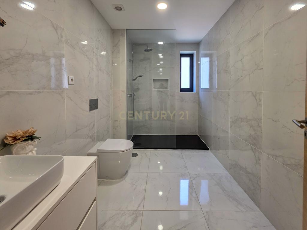 Moradia T3 Exclusiva em Condomínio Privado situada em Bitarães/Paredes do Ano 2022  - Image 29