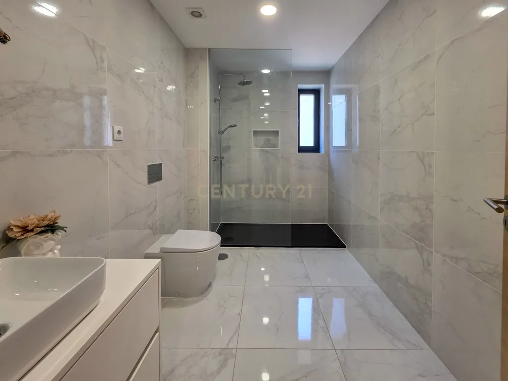 Moradia T3 Exclusiva em Condomínio Privado situada em Bitarães/Paredes do Ano 2022 - Image 29