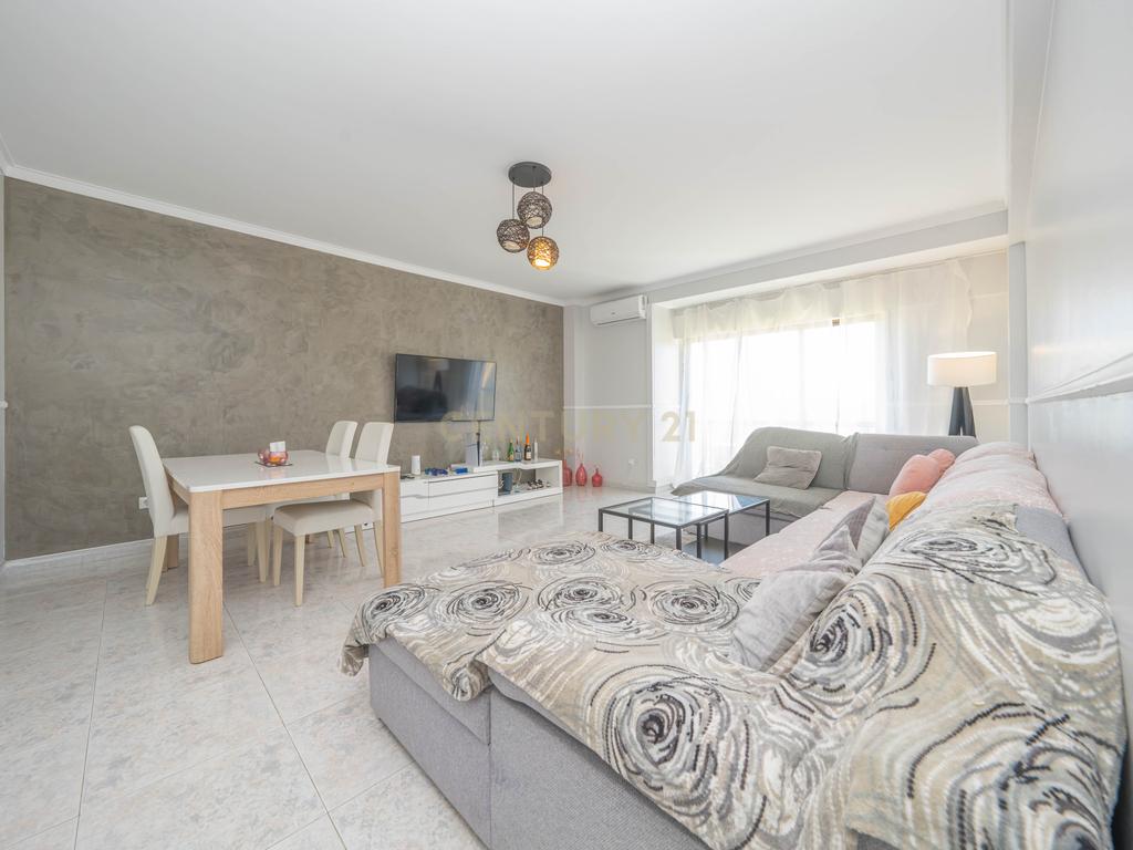 Apartamento T3 no Monte Belo Norte, em Setúbal - Image 1