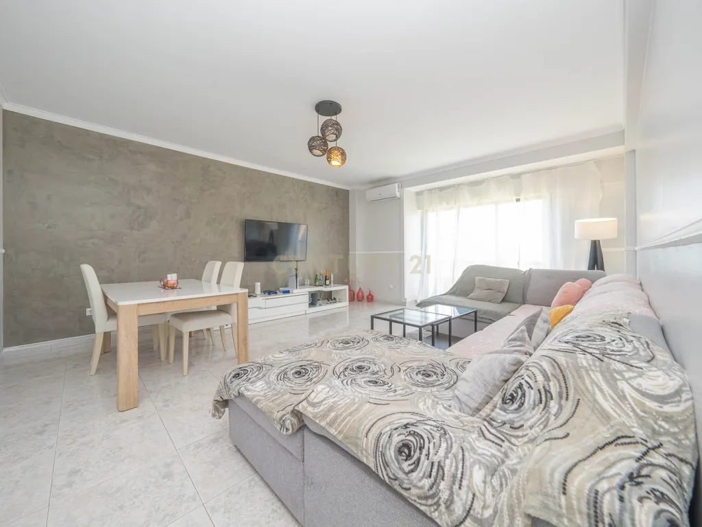 Apartamento T3 no Monte Belo Norte, em Setúbal - Image 1