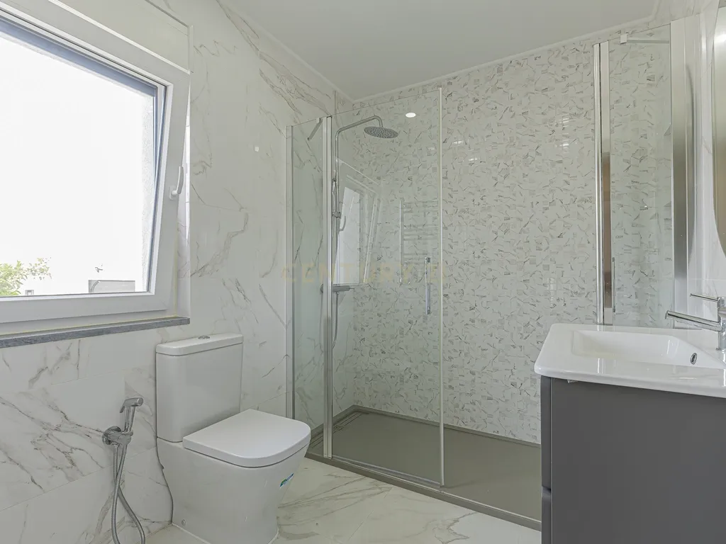 Moradia com piscina, lote com 2086m2 na Verdizela - Image 12