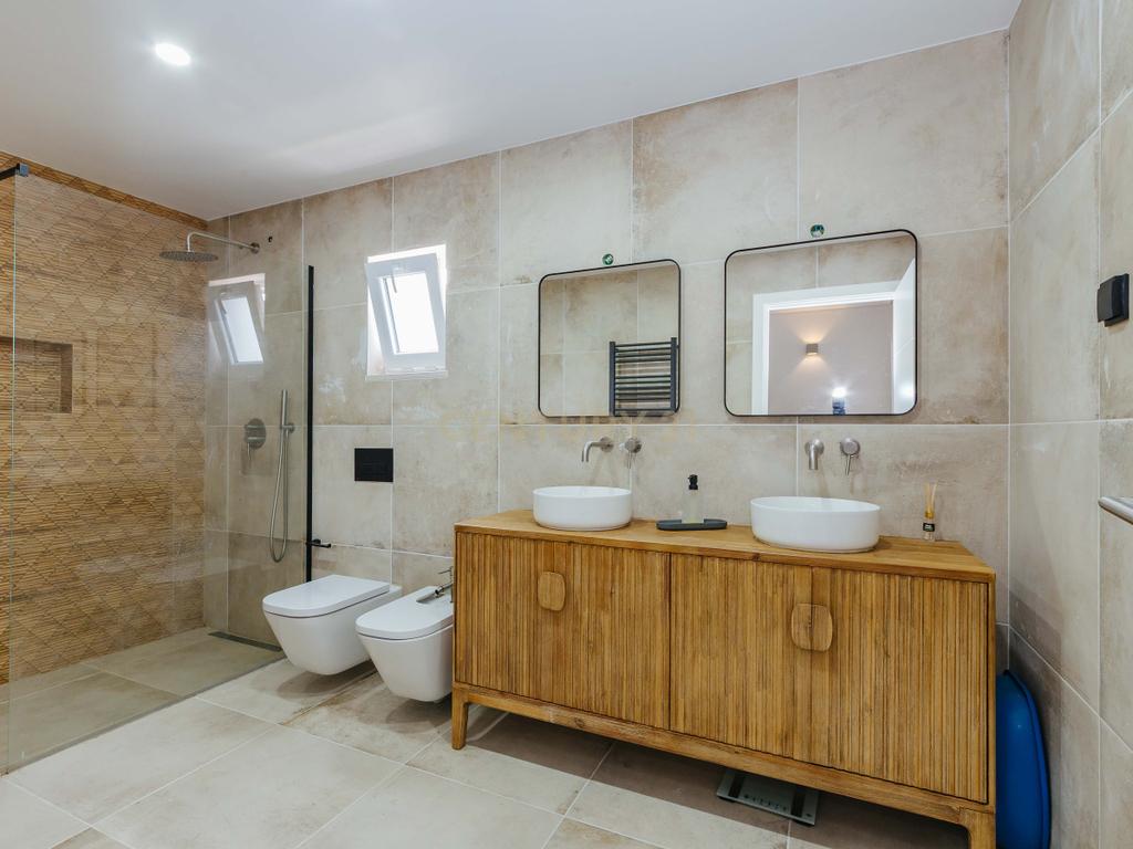 Moradia T4  na Atalaia (Montijo) - Image 28
