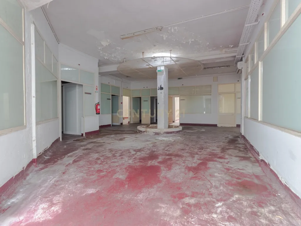 Ativo Comercial Multiuso com 494 m² | Clínica, Showroom, Self-Storage, Formação ou Operação Empresarial - Image 5