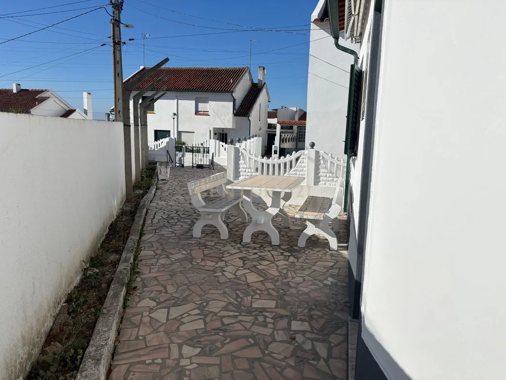 Moradia T2 com logradouro - Meia Via - Image 2