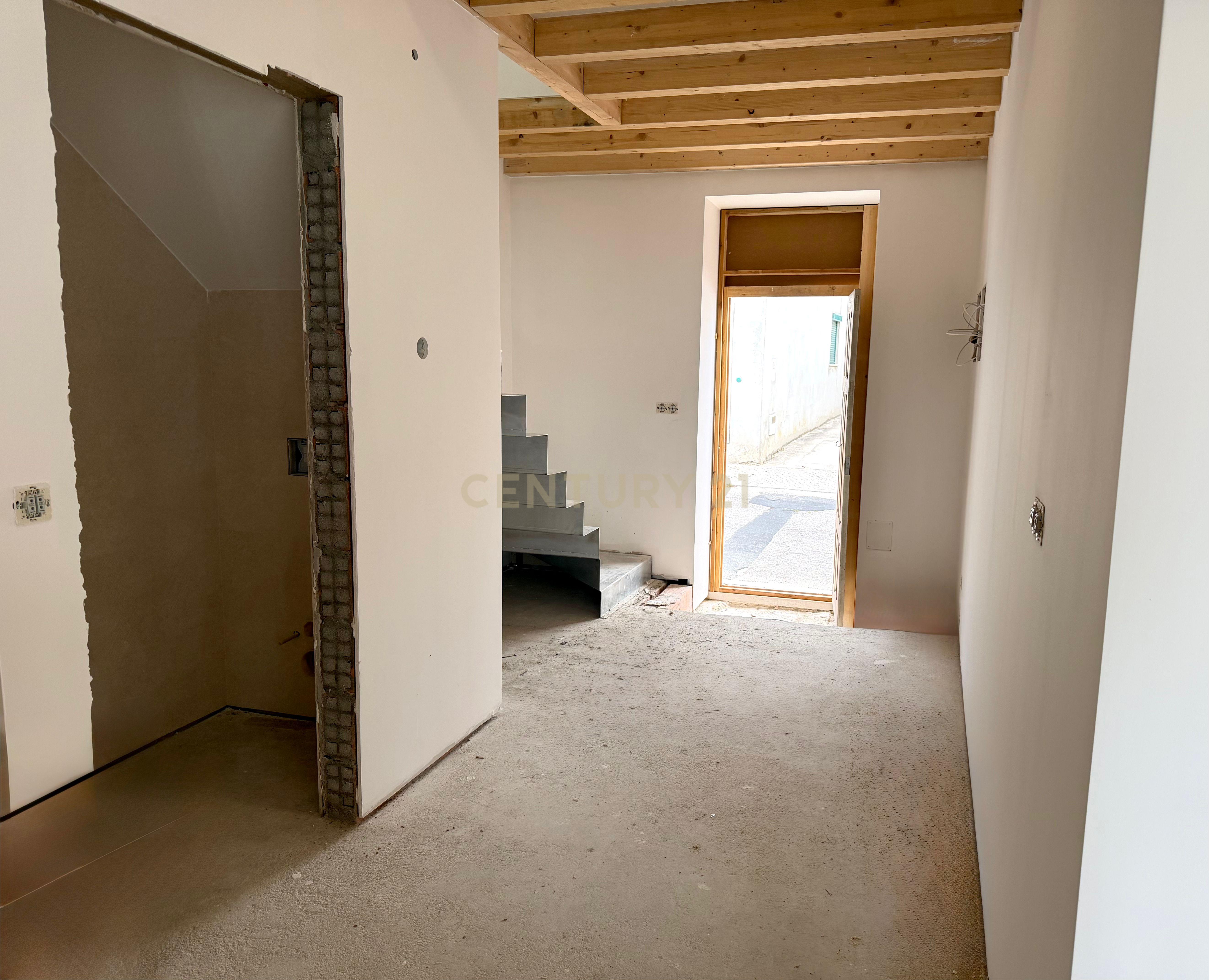 Fotografia 4 de Moradia T3 totalmente remodelada | Lote 1.933m² | Alhadas, Figueira da Foz