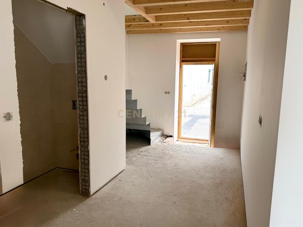 Moradia T3 totalmente remodelada | Lote 1.933m² | Alhadas, Figueira da Foz - Image 4
