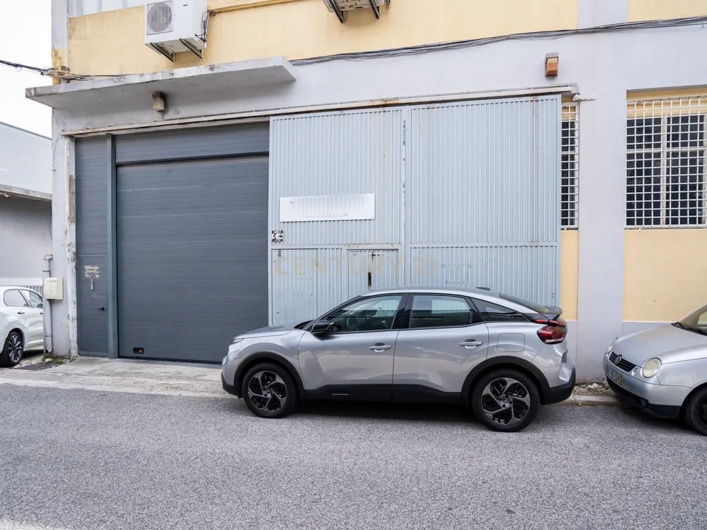 Armazém com 947 m2 a 5 min. do Aeroporto de Lisboa - Image 32