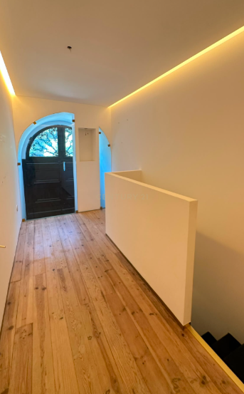 Loja Renovada para arrendar - Santo António, Lisboa - Image 5