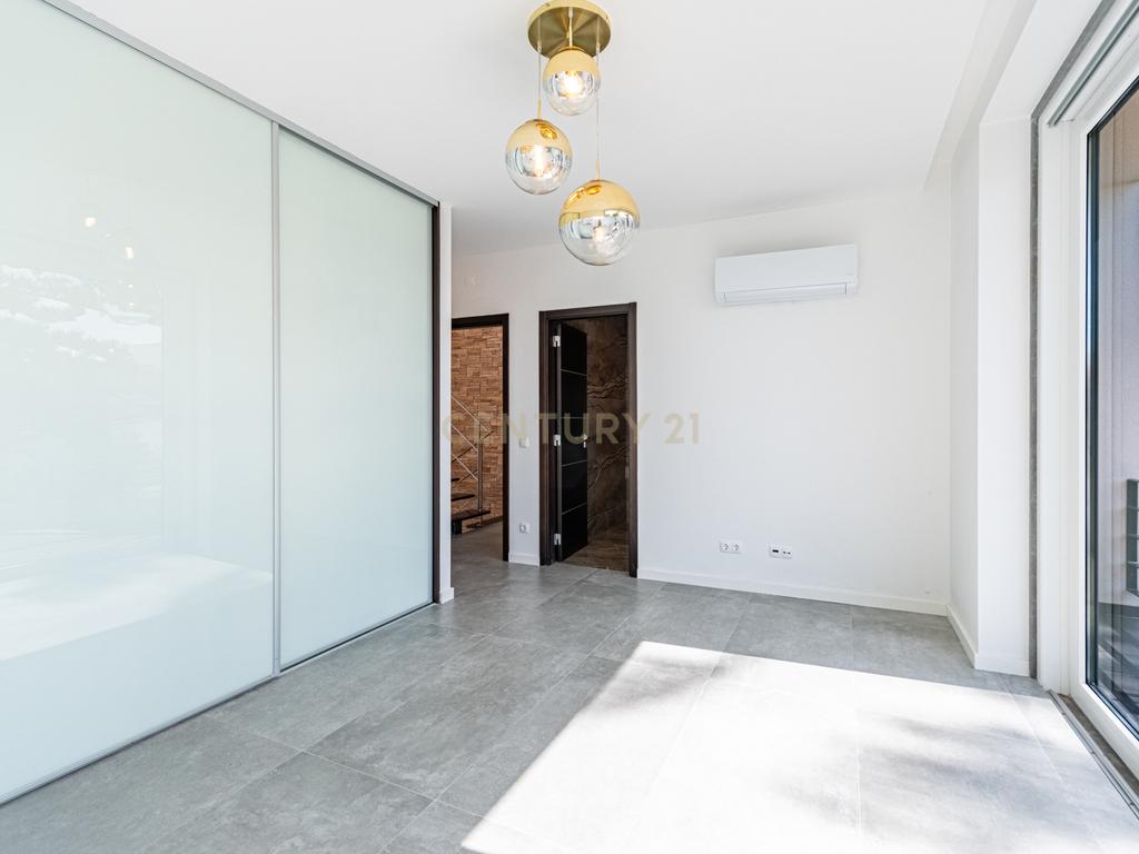 Moradia T3 com 3 Suites e Arquitetura Distinta em Samouco, Alcochete - Image 23