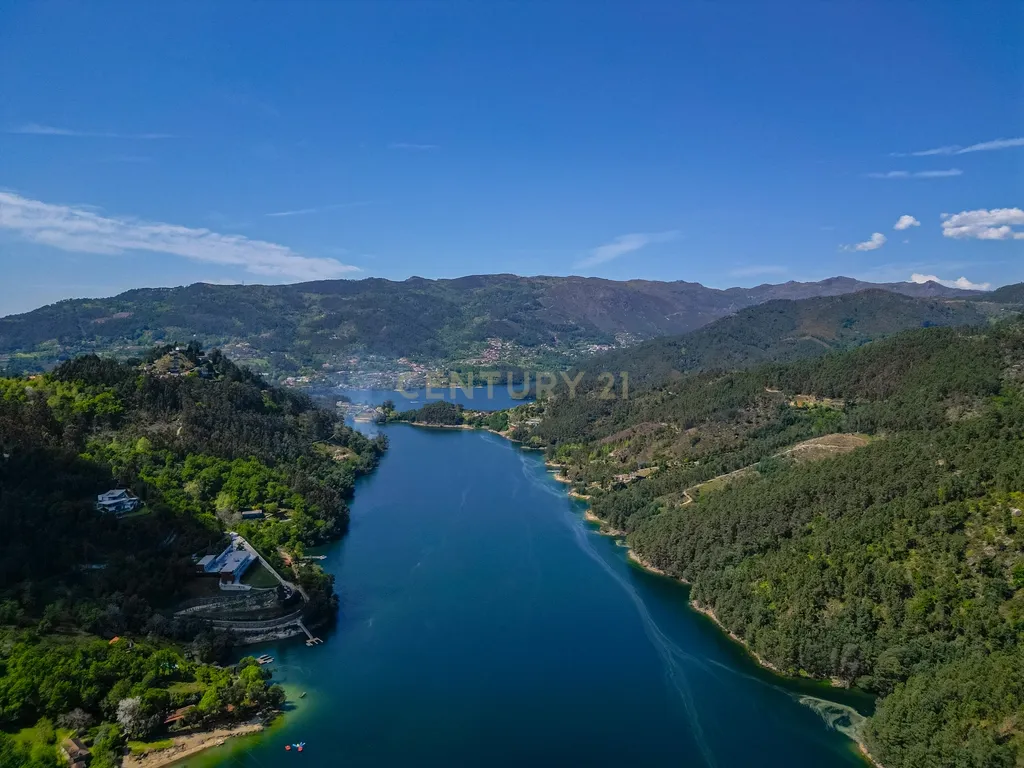 Um Refúgio no Gerês com 2 casas junto ao Rio - Image 6