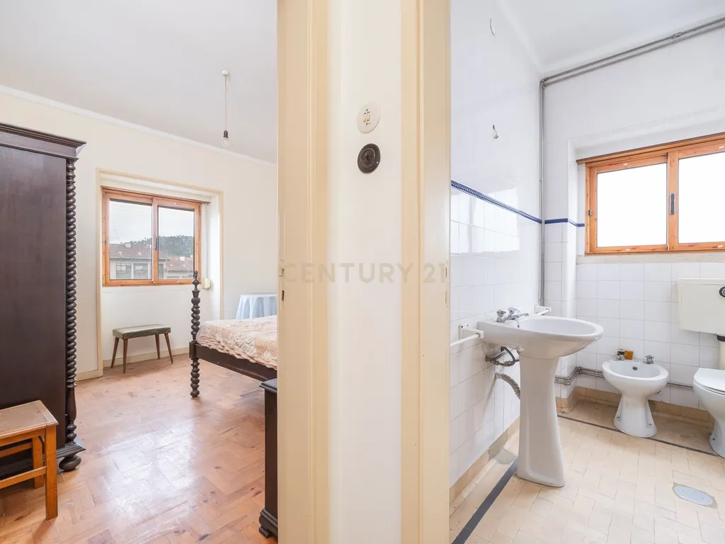 Venda | Apartamento T3+1 com garagem na Rua Verde Pinho em Coimbra - Image 13