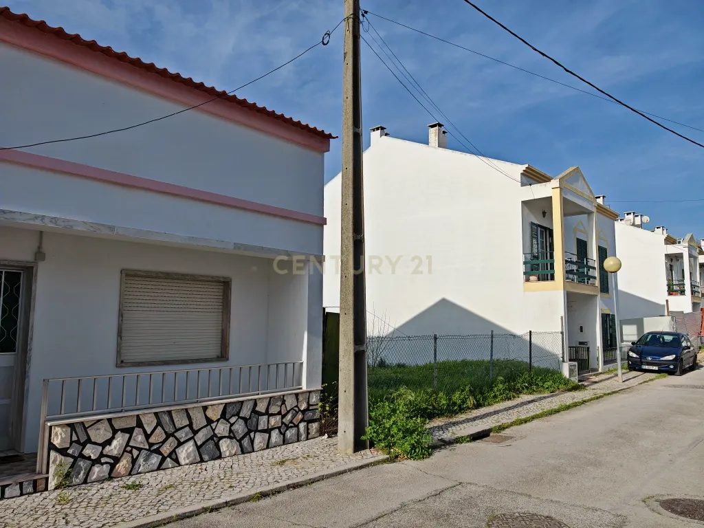 Lote para construção de moradia geminada no Montijo - Image 3
