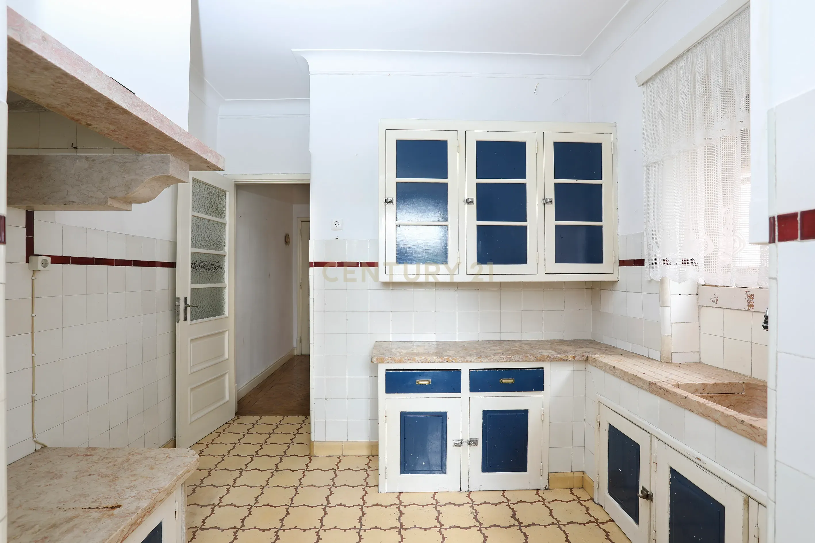 T2 | Entrecampos | 3º Andar com Elevador | 450.000€ - Image 1