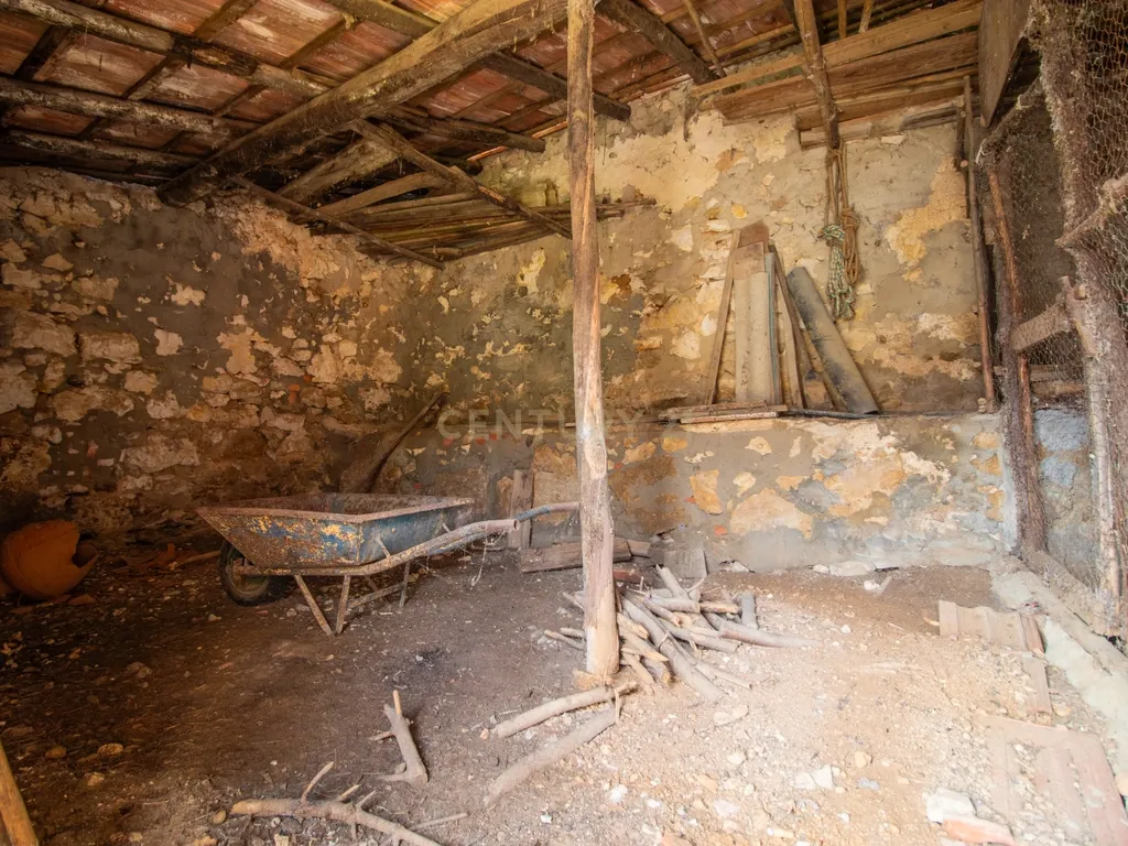 Casa típica portuguesa para remodelação a poucos minutos das praias da Figueira da Foz - Image 20