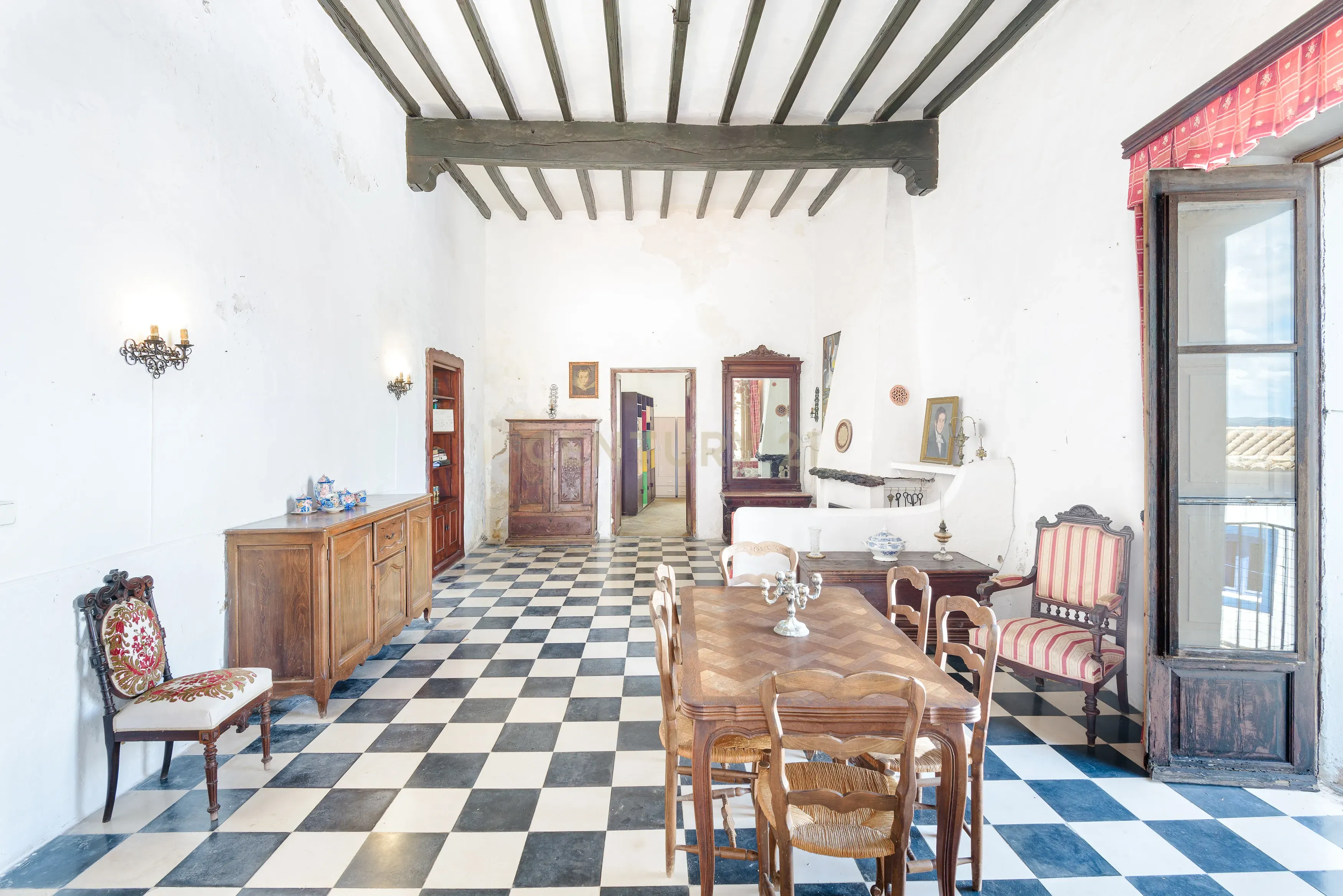 À venda: Casa histórica com grande potencial em Dalt Vila – Ibiza - Image 9