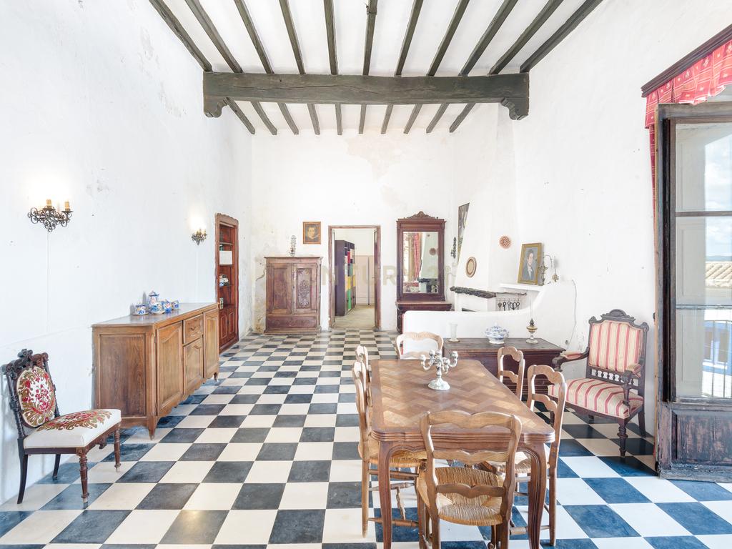 À venda: Casa histórica com grande potencial em Dalt Vila – Ibiza - Image 9