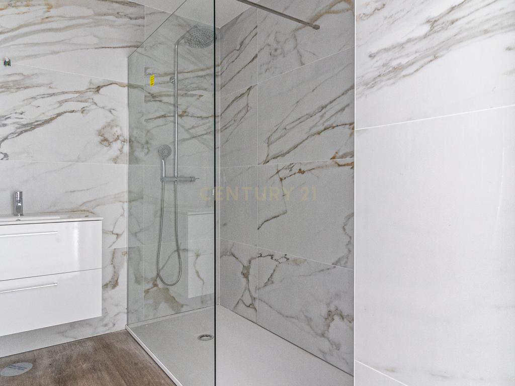 Apartamento T0 – Fração H em Viana do Castelo Roy Rock Saint Sebastian Place New - Image 12