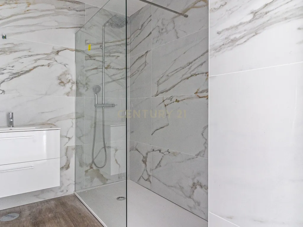 Apartamento T0 – Fração H em Viana do Castelo Roy Rock Saint Sebastian Place New - Image 12