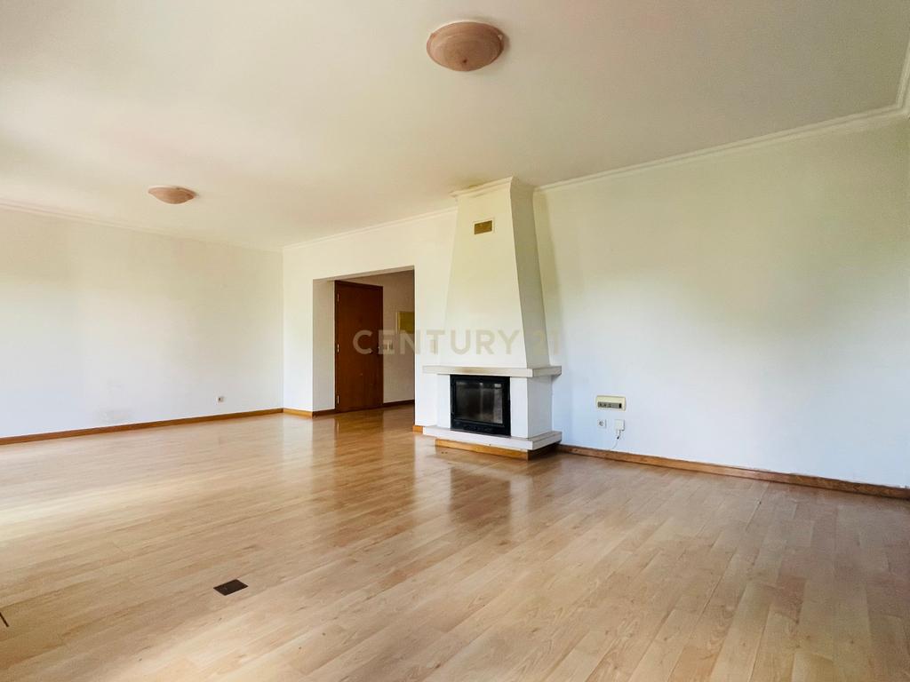 Apartamento T2, com Duas Varandas e Arrecadação, em Aires, Palmela - Image 5