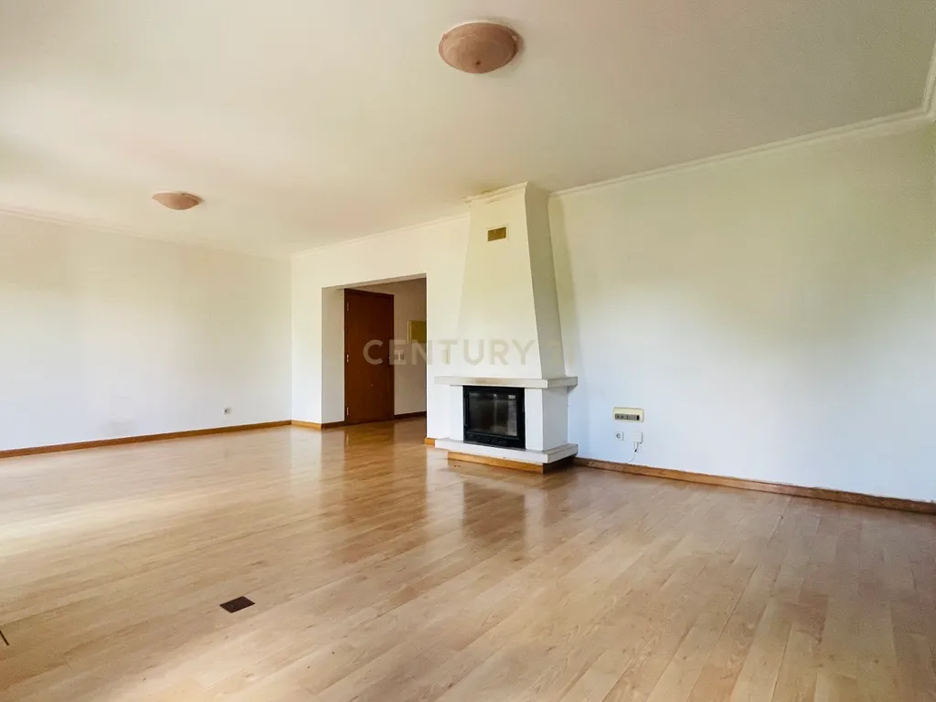 Apartamento T2, com Duas Varandas e Arrecadação, em Aires, Palmela - Image 5
