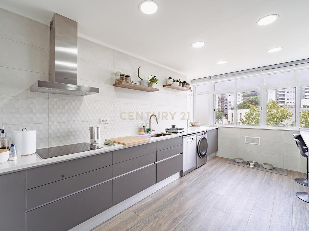 Apartamento T3 em Carnaxide, Lisboa - Image 18