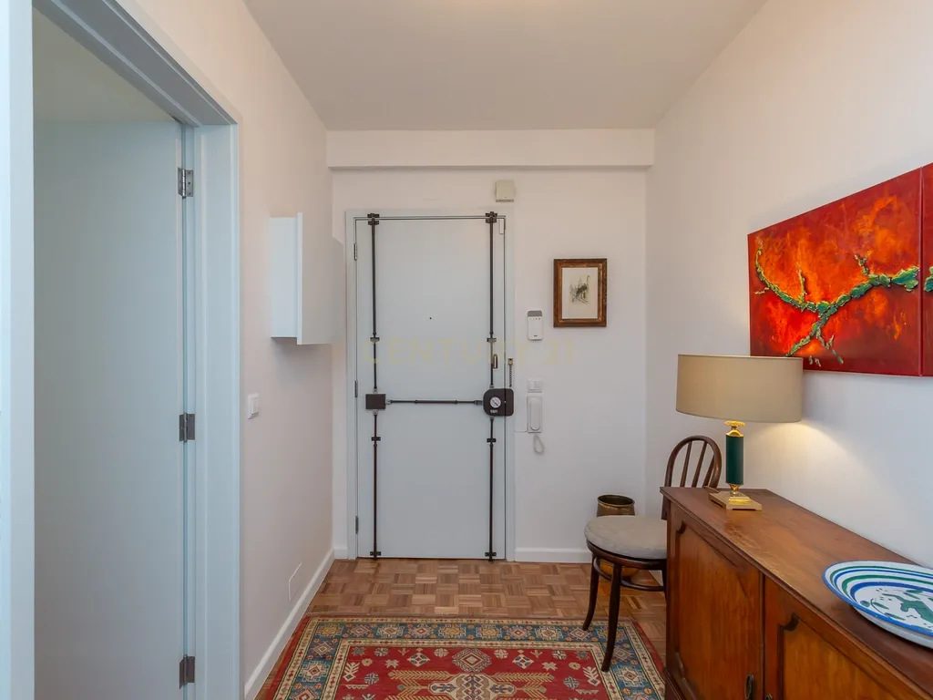 Apartamento T2 para arrendamento em Alfornelos, Amadora - Image 2