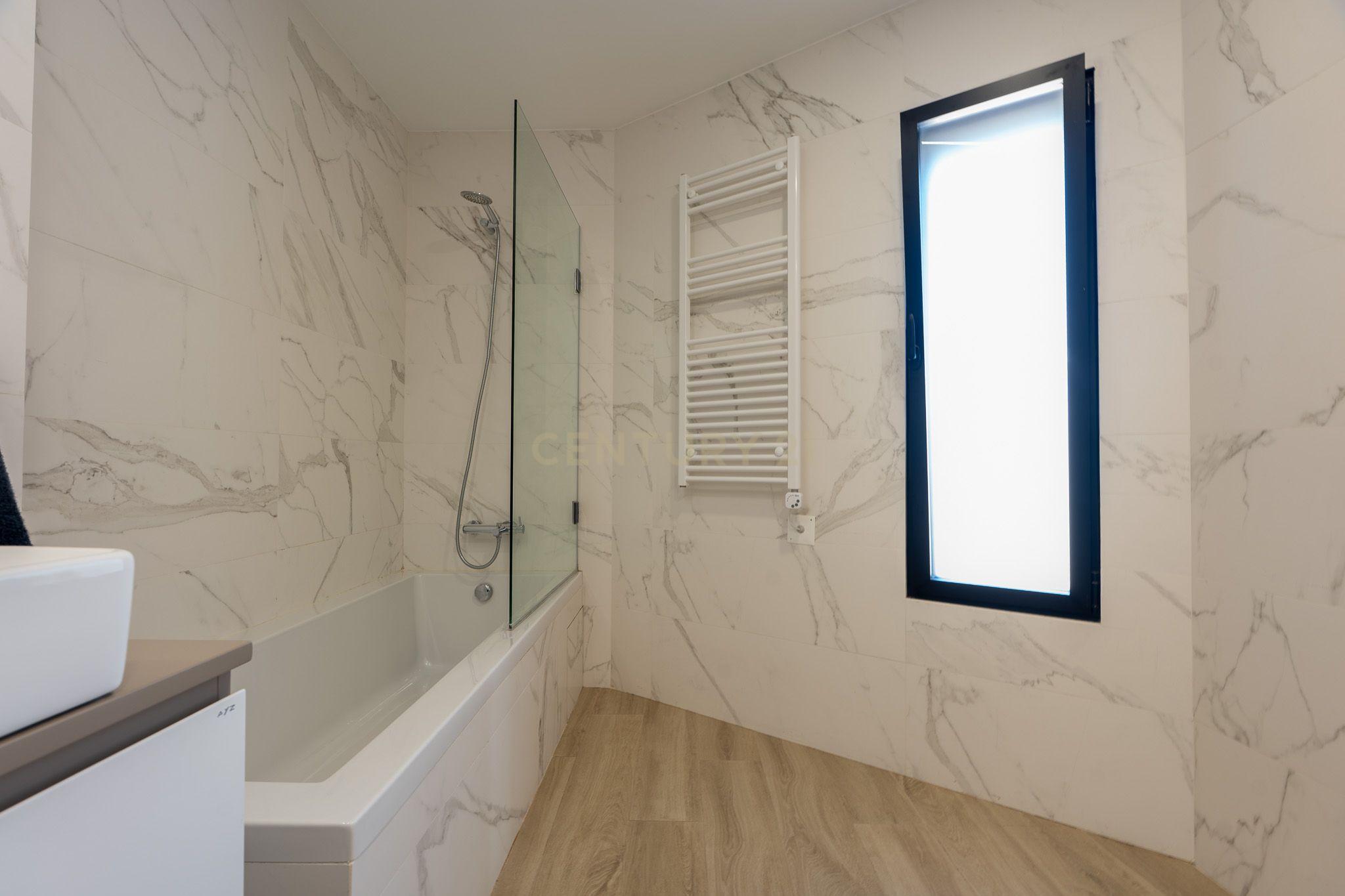 Apartamento T3+1 duplex, com terraço e estacionamento, no centro da cidade de Torres Vedras - Image 32