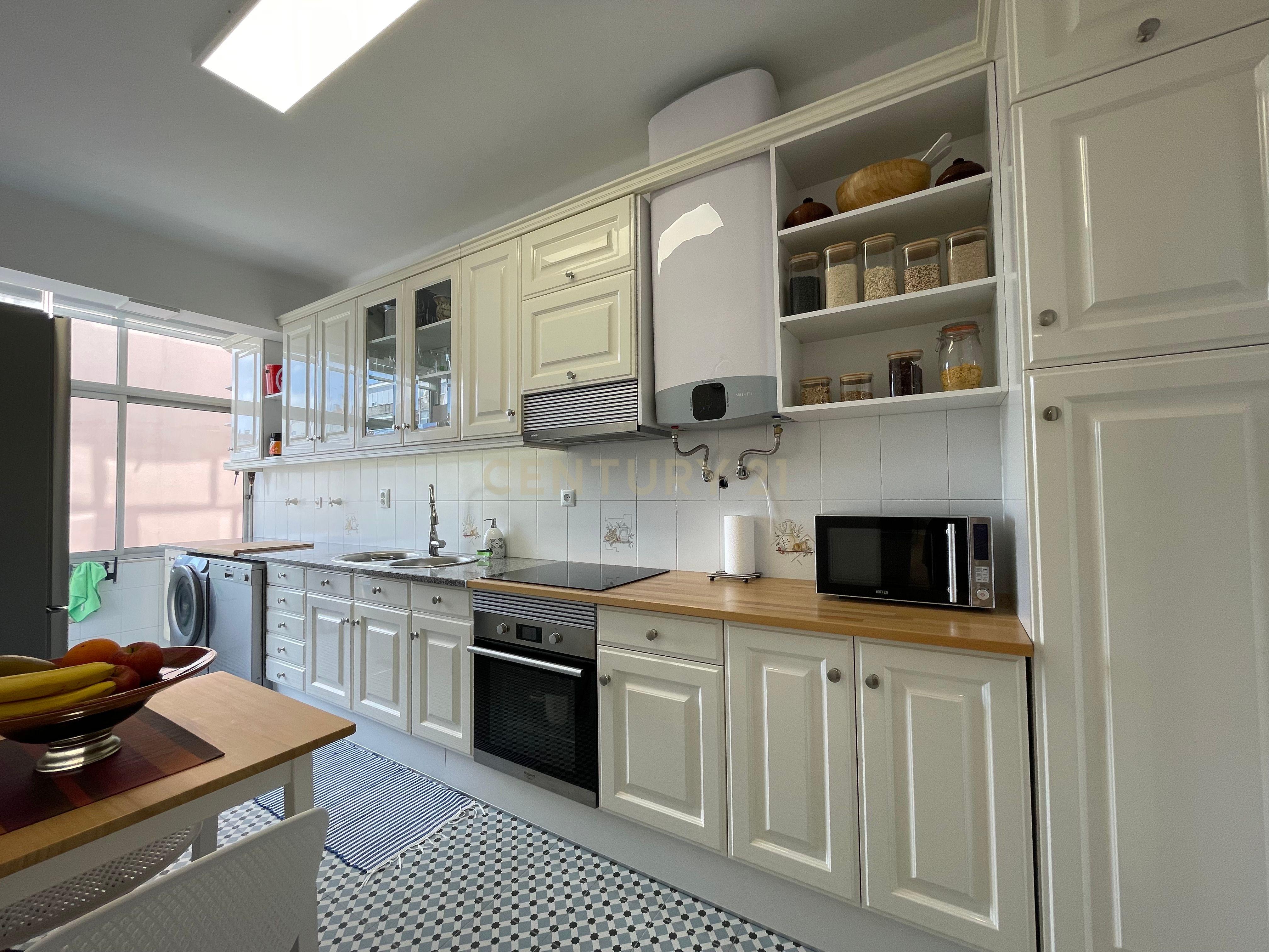 apartamento T2 situado numa das zonas mais privilegiadas de Almada - Image 6