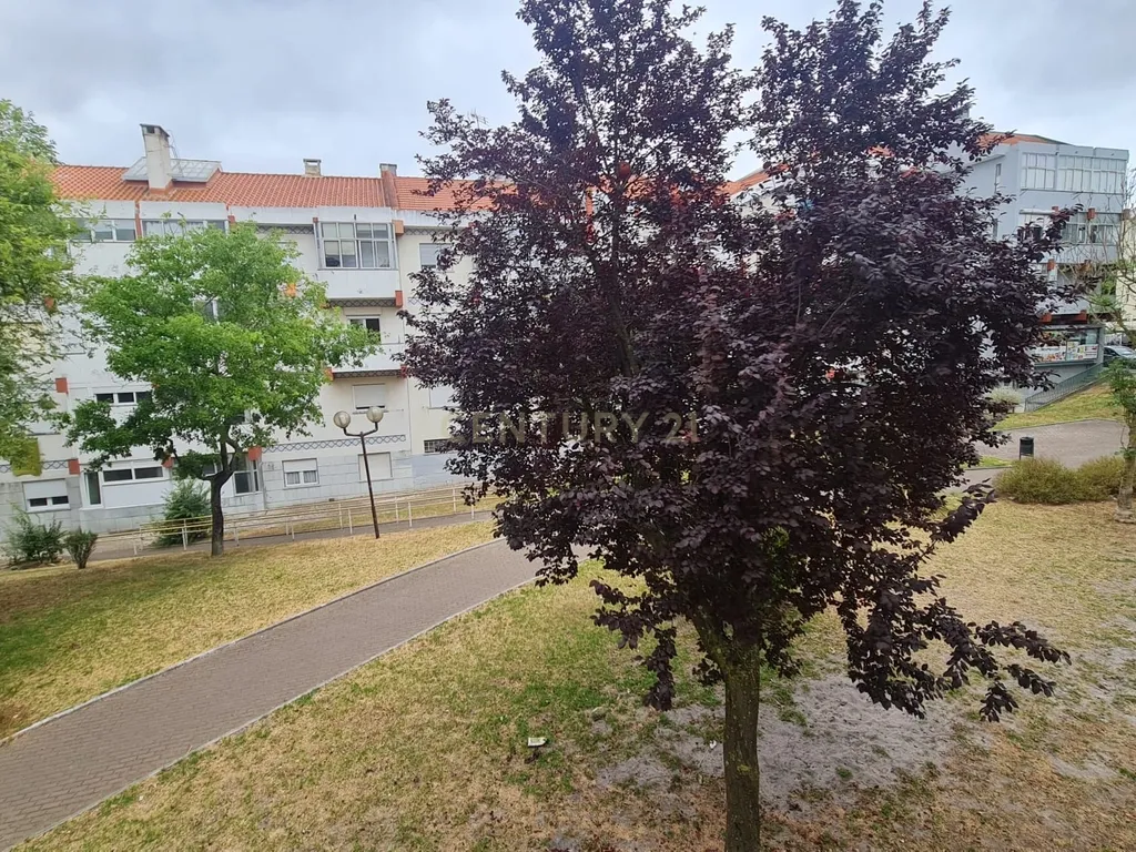 Apartamento T3 com 82m² na Amadora – Excelente Estado e Localização Privilegiada - Image 15