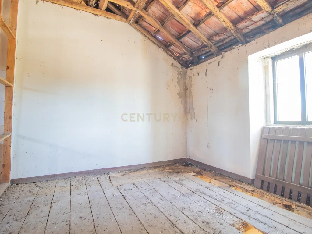 Moradia para renovar com 605 m2 de terreno em Santana, Figueira da Foz. - Image 43
