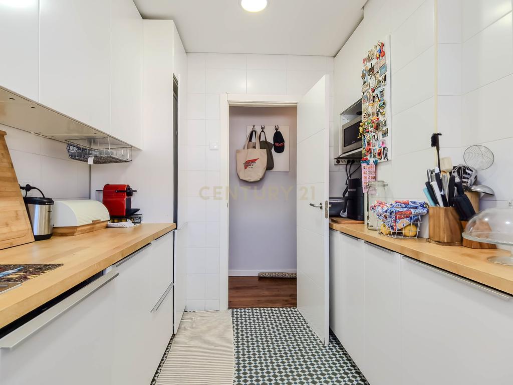 APARTAMENTO T2 COM  LOGRADOURO – CENTRO DE MATOSINHOS  - Image 5