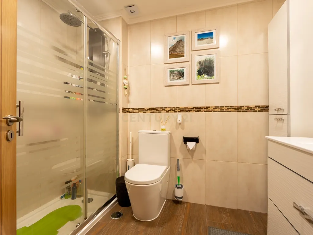 ** ESPECTACULAR APARTAMENTO T2 REMODELADO, NA URBANIZAÇÃO DA ANTA ** - Image 40