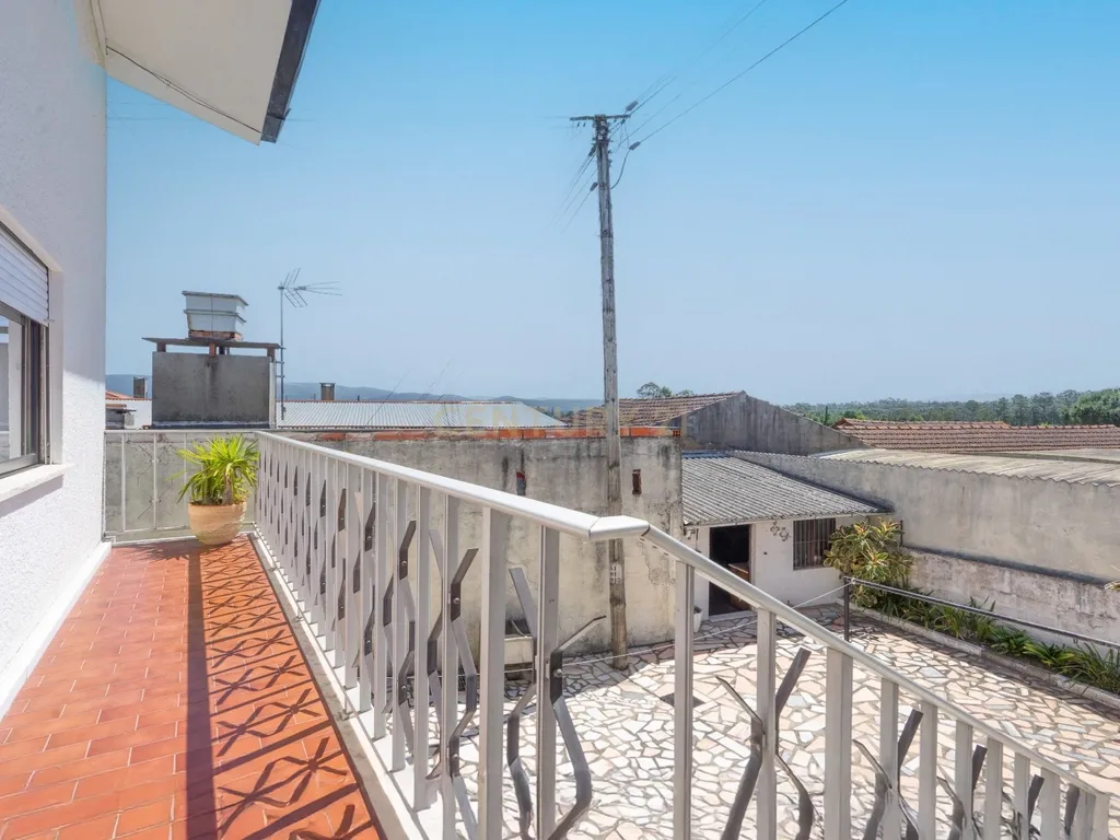 Moradia T3 com anexos e garagem para 3 carros – Canedo, Pampilhosa - Image 42
