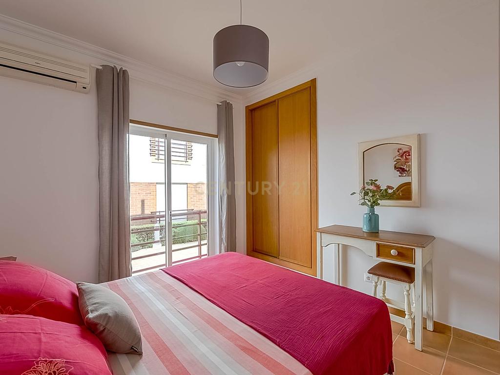 Apartamento T2 com Terraço em Cabanas de Tavira - Image 17