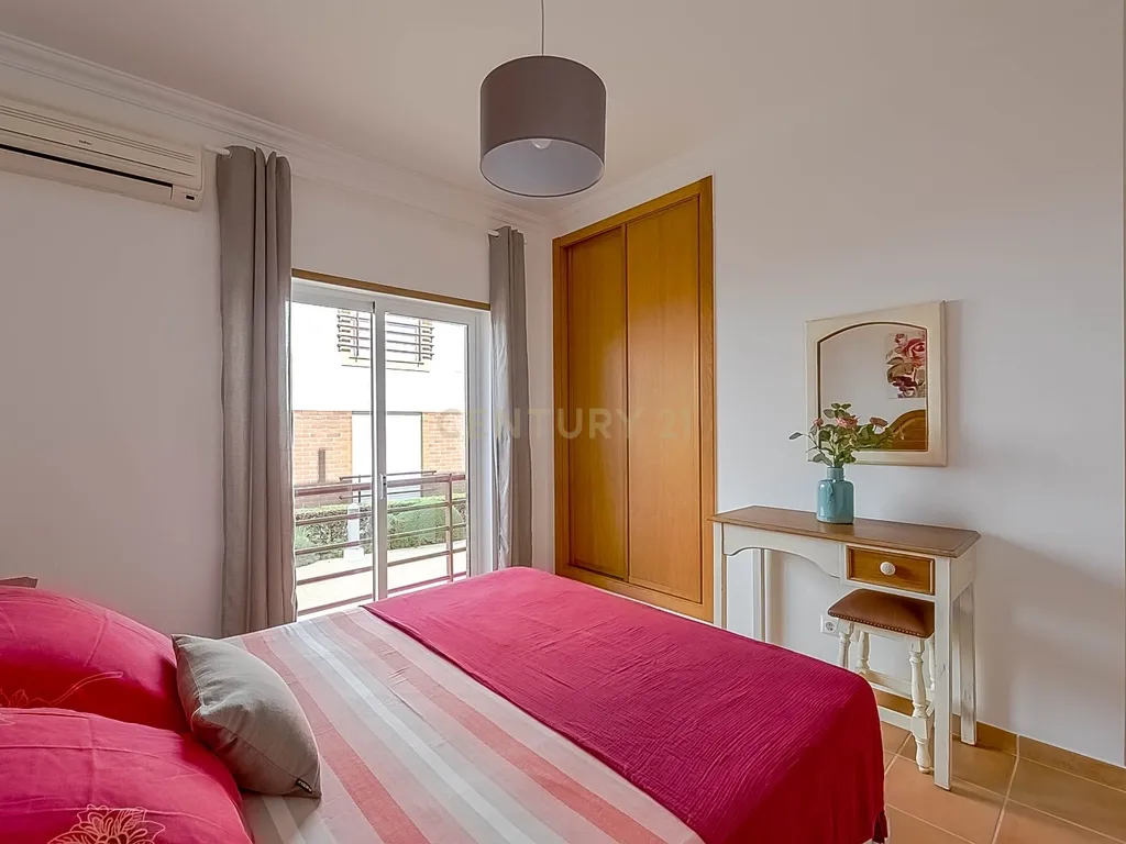 Apartamento T2 com Terraço em Cabanas de Tavira - Image 17