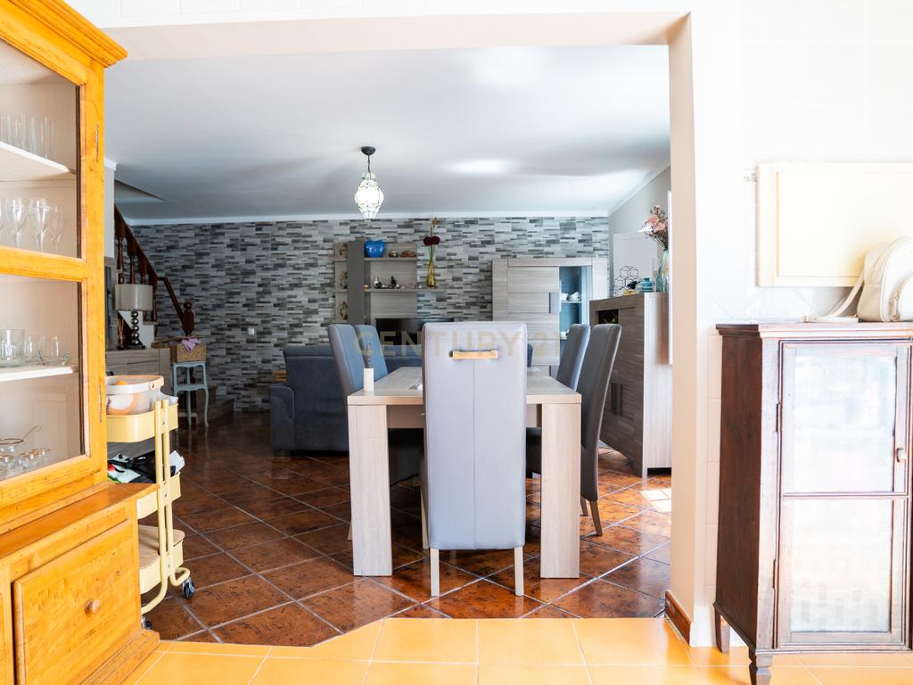 🏡 Moradia T4 Impecável em Olho Marinho – a poucos minutos de Peniche! - Image 43