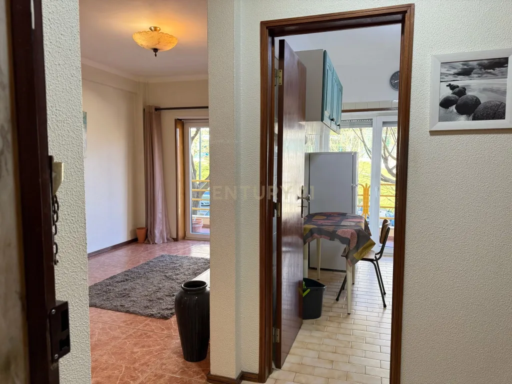 Apartamento T2 com varanda e elevador na Figueira da Foz - Image 14